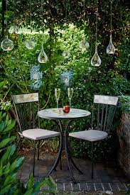 80 Cute Simple Tiny Patio Garden Ideas Http Seragidecor Com 80 Cute Simple Tiny Patio Garden Ideas Small Courtyard Gardens Small Garden Design Small Garden