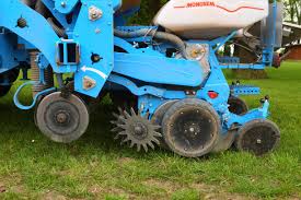 Semoir à maïs monosem, 4 rangs, en l'état. 5 Monosem Monoshox Ng Plus M Tfc Un Amortisseur Par Element