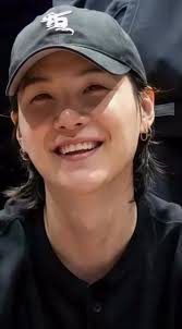 So soy 😂😂 Yo Mis tareas atrasadas Mis horas sin dormir @bangtan world