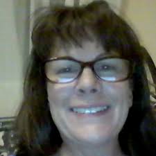 Debbie Gum's Instagram, Twitter & Facebook