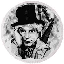 AngelsoncloudsplayingHarpo Round Beach Towel