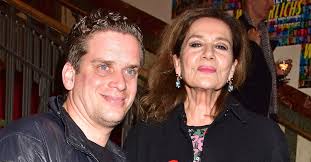 Ihm werden übergriffe vorgeworfen, die sich in den neunzigern zugetragen haben sollen. Alles Uber Hannelore Elsner Ihre Grosse Karriere Begann Sie Als Starlet