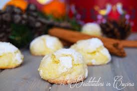 Dovrete aggiungerlo poco per volta all'impasto e continuare a lavorare fino a quando avrete formato un panetto compatto e lavorabile, non più appiccicoso. Biscotti Morbidi All Arancia E Cannella Beatitudini In Cucina