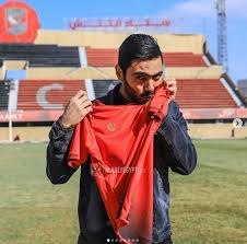 دخل حسين الشحات نجم الأهلي، في مناوشات كلامية مع بعض الحاضرين لمباراة القمة أمام الزمالك، عقب نهاية اللقاء بالتعادل بهدف لكل فريق. Ù‚ØµØ© ØµÙˆØ± Ø­Ø³ÙŠÙ† Ø§Ù„Ø´Ø­Ø§Øª Ù‚Ù„ÙŠÙ„ Ø§Ù„Ø­Ø¸ ÙŠÙ„Ø§Ù‚ÙŠ Ø¥ØµØ§Ø¨Ø© ÙÙŠ Ø§Ù„Ø¹ÙˆØ¯Ø© Ø§Ù„ÙŠÙˆÙ… Ø§Ù„Ø³Ø§Ø¨Ø¹