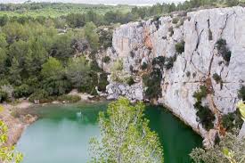 Entre fleury d'aude et saint pierre a mer, le gouffre de l'œil doux est un objectif de randonnée ou de balade à pied. Gouffre De L Oeil Doux Photo De Gouffre De L Oeil Doux Fleury Tripadvisor