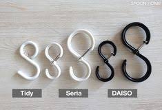 s字フックが落ちない tidyエスフックの収納アイデアや活用法 100均フックとの違い s字フック 収納 アイデア フック