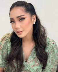 Dirias Tasya Farasya, Ini 5 Potret Nagita Slavina dengan Makeup Bold yang  Bikin Pangling