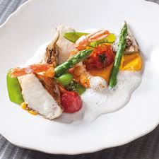 Lotte Gambas Roties Puree De Carottes Legumes Printaniers Et Emulsion Parmesan Arts Gastronomie Plat Gastronomique Recettes De Cuisine Recette Gastronomique