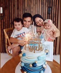 Selama ini niko al hakim dan rachel vennya dikenal sebagai pasangan muda yang sukses berbisnis. 10 Potret Mesra Rachel Vennya Niko Al Hakim Rumah Tangga Idaman Selebriti