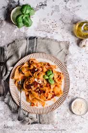 Sun Dried Tomato Pesto Pasta Easy Vegan Recipe Healthy Pesto Recipes Healthy Pesto Sundried Tomato Pesto