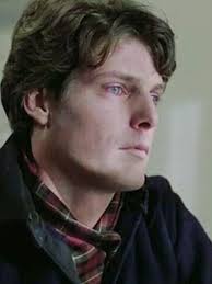 ✨ Un día como hoy, **3 de octubre de 1980**, se estrenaba en cines la  inolvidable película de fantasía romántica **“Somewhere in Time”** (*Pide  al tiempo que vuelva*). 📖 **Sinopsis:** La historia