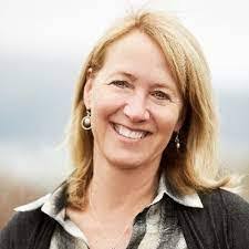 Ayako Walker's Instagram, Twitter & Facebook