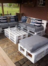 Pallet Ideas Want To Renovate Your House With Wooden Pallet Furniture We Are The Right Place For You Visit Us And Ge Palet Mobilya Palet Koltuk Pallet Sofa