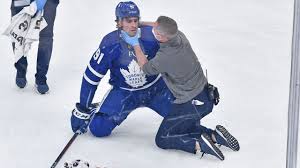 Corey perry news from united press international. Tavares Out For 2 Weeks With Knee Injury No Timetable For Concussion Thescore Com