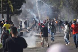 Cuando salió en libertad se mató, presuntamente por ser violada por policías, en las proetstas en colombia. Qkn Bxcrzn Acm