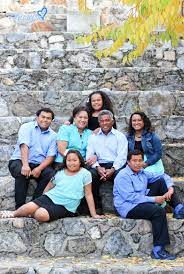 Pin By Anne Kloth Photography On Strike A Pose Family Portrait Poses Fall Family Photos Family Picture Outfits