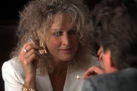 La pellicola, oggi considerata un vero e proprio cult del cinema thriller degli anni '80, ottenne un enorme successo sia di critica sia di pubblico, arrivando a incassare ben 320 milioni di dollari e diventando il film campione d'incassi annuale. Glenn Close Shares Her Concept For A Female Pov Fatal Attraction Remake Bloody Disgusting