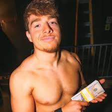 Jaden “〽️ONEY” Monroe (@JadenMonroe_)