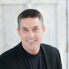 Steven Golden (@iamgldn)