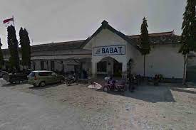 Mulyono menamakan wingkonya dengan merk wingko babad cap kereta api, tempat dimana ia menjajakan wingkonya. Jadwal Kereta Api Stasiun Babat Seputar Kereta Api