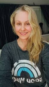 Anne Sperling's Instagram, Twitter & Facebook