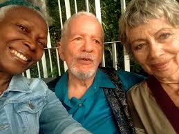 Mi relato Pizza y Destino en Prodavinci: Nuestras desgracias cotidianas han  cambiado de cara desde que escribí este cuento, el desespero de las colas  kilométricas por cualquier producto ha cedido lugar al