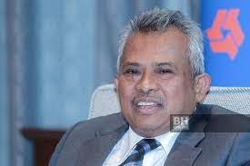 Menurut bank rakyat dalam kenyataan hari ini, rosman akan mula bercuti hari ini sehingga tempoh perkhidmatan beliau. Rosman Tamatkan Perkhidmatan Ceo Bank Rakyat