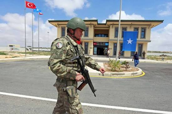 Mustaqbal - Ciidamada Turkiga ayaa loo kordhiyay mudada ay ku sii sugnaan doonaan Biyaha Soomaaliya iyo gacanka Cadmeed. Qaraar ka soo baxay Baarlamaanka Turkiga ayaa lagu shaaciyay in hal sano oo dheeri