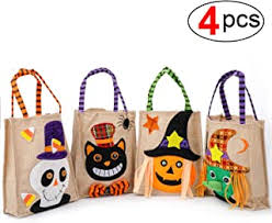 Utiliza un perforador de círculos, un marcador, y papel de artesanías para crear estas bolsitas para los dientes del conde, como lo hizo esta blogger. Mejor Bolsas Chuches Halloween De 2020 Mejor Valorados Y Revisados