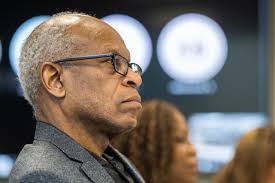 Chicago Planning Commissioner Maurice Cox resigns