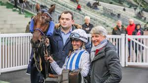 On est plus respectées, mais ça reste un milieu d'hommes » : l'hippisme  fait la course à la parité