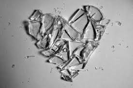 Black And White Broken Heart Aesthetic Pin By Becky Chambers On Tmi Isabelle Lightwood Shattered Glass Shattered Heart Lyrics