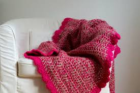 Das häkelset zum decke häkeln wird mit 30 knäuel geliefert. Diy Hakelanleitung Eine Kuscheldecke Schnell Und Einfach Hakeln