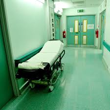 Over 500 patients waiting for hospital bed as crisis continues - Irish  Mirror Online