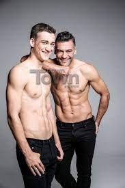 O σταύρος δογιάκης, ιδιοκτήτης της ταβέρνας κρητικός, βρέθηκε νεκρός σε περιοχή μεταξύ αγίας παρασκευής και γλυκών νερών ο. Stelios Krhtikos H Se3i Fwtografhsh Me Toys Gioys Toy Ligo Prin Mpei Sto Survivor Tempo24 News