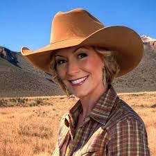 Dawn Ricci's Instagram, Twitter & Facebook