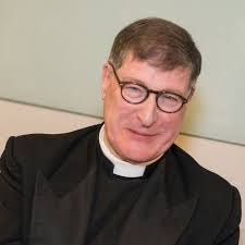 Andrew Grierson's Instagram, Twitter & Facebook