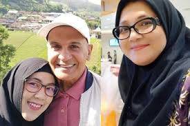 Pernikahan yang tertutup itu pun banyak disorot media karena jarak usia mark dan 6. Mark Sungkar Undang Fenny Bauty Ke Rumah Hingga Makan Bersama Begini Komentar Tak Biasa Sang Istri Muda Semua Halaman Sajian Sedap