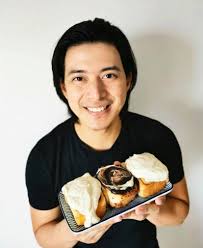 Online entrepreneur na rin ang aktor na si Mike Tan na nagtitinda ng  cinnamon roll. 📷: @imiketan