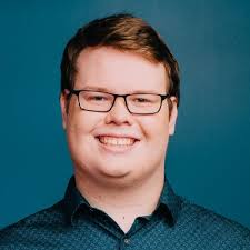 I'm super excited to share that I've accepted a summer 2022 position as an  On-Set Production Intern for Hy-Vee's Helpful Smiles Television start-up  team.