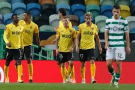 Toni martínez tentou um passe em profundidade que encontrou corona em. Sporting Empata Com O Rio Ave E Da Animo Aos Rivais Cronica De Jogo Publico