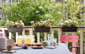 May 26, 2021 · a wooden planter box would be fitting for just about any garden or yard and can even look lovely on a porch or a balcony. 10 Easy Pieces Black Balcony Box Planters Gardenista