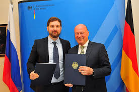 Image from esteban rivera, 22 july 2016. Besondere Verantwortung Fur Russlanddeutsche In Bayreuth Tagte Die Deutsch Russische Regierungskommission Fur Die Angelegenheiten Der Russlanddeutschen Partnerschaft Zwischen Universitaten Bayreuth Und Omsk Im Gesprach Koschyk Unterwegs