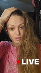 Lindsey Downing's Instagram, Twitter & Facebook