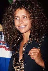 Yvette Beyer's Instagram, Twitter & Facebook