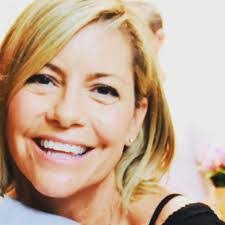 Lisa Harryman's Instagram, Twitter & Facebook