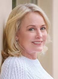 Diane Rettig's Instagram, Twitter & Facebook