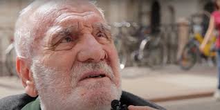 È morto all'età di 91 anni cesare maestri, leggenda dell'alpinismo, scalatore e partigiano, noto nato a trento il 2 ottobre 1929, maestri fu il primo alpinista ad affrontare in discesa e in solitaria importanti. Jsz8qss0toomom