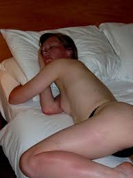 Hot hairy milf enjoys masturbating voyeur. Xpics Me Shower Voyeur Amateurs Morning Shower And Sneak Peak Of Girlfriend Waking Up In The Bed
