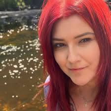 Laura Feather (@LauraAJFeather)